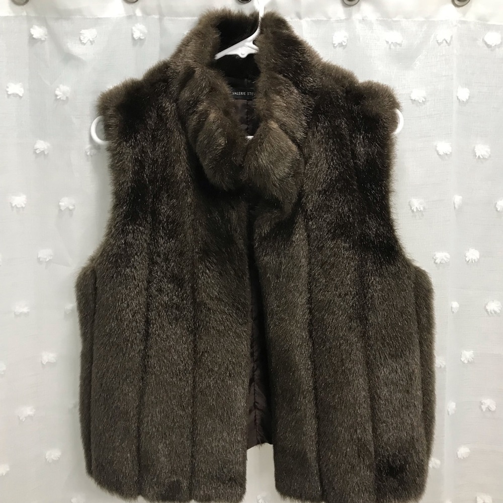 EUC faux fur vest